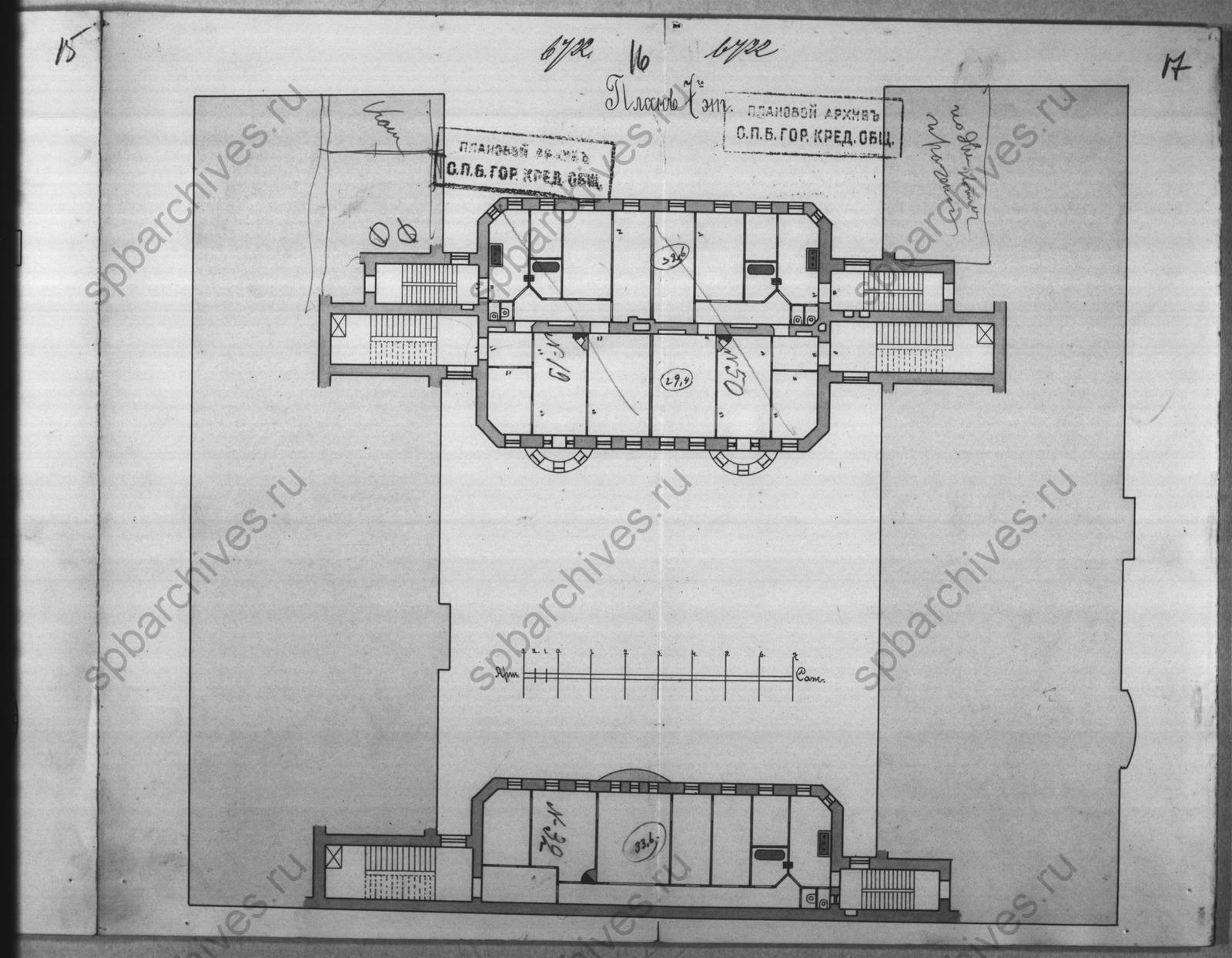 Архивный план 7 этажа, 1912: две квартиры среднего и одна бокового корпуса, лестницы и контуры кровель лицевого и заднего домов